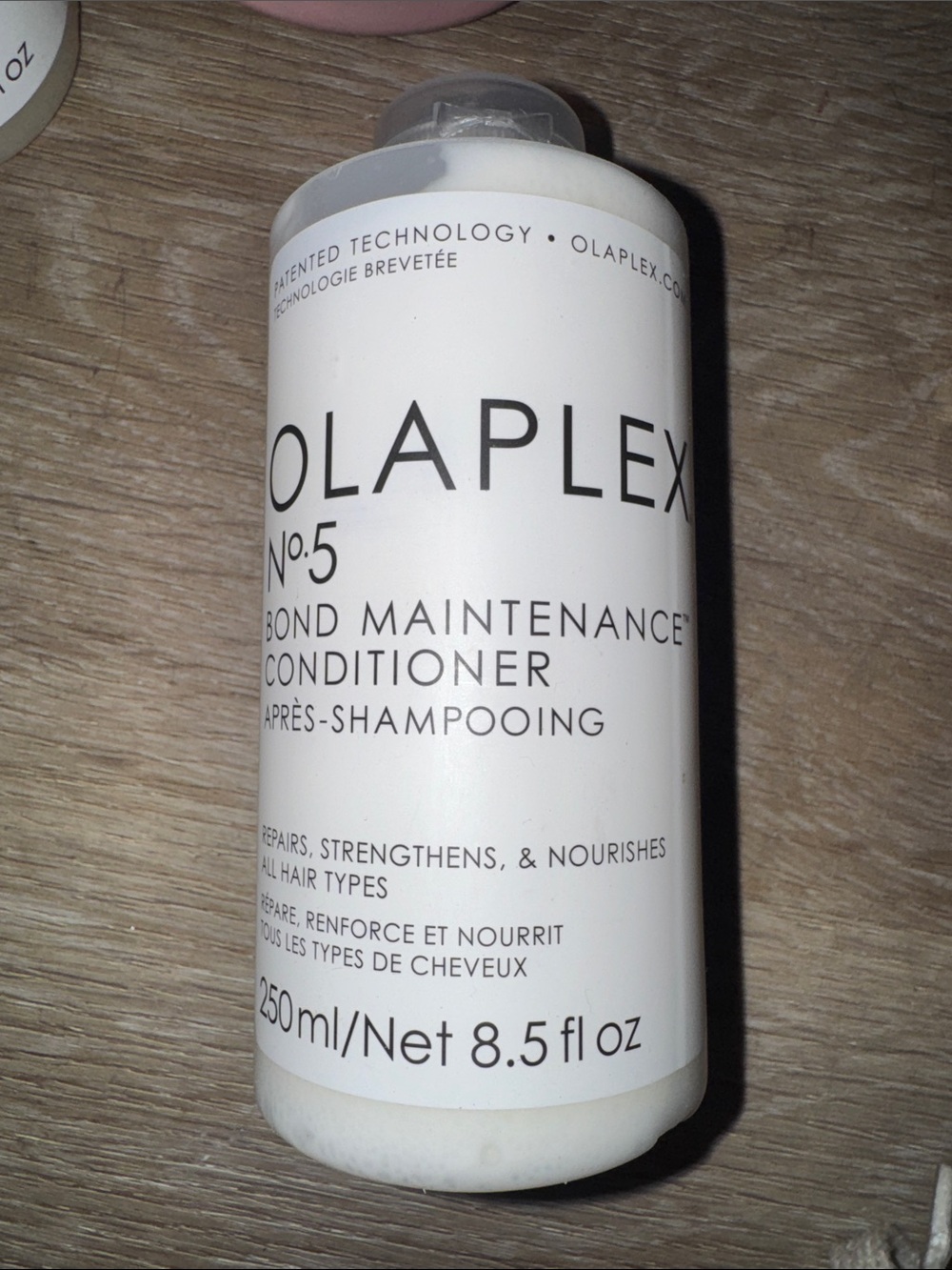 OLAPLEX No.5 Bond Maintenance Conditioner – White